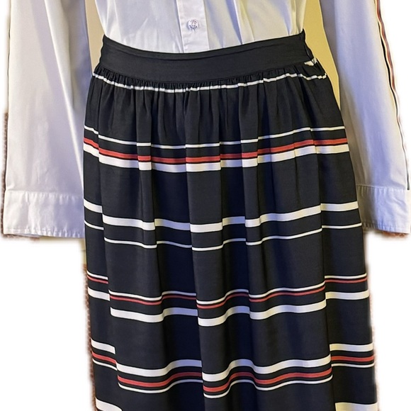 Tommy Hilfiger striped maxi skirt with side pockets. Size 10 Great condition - Picture 2 of 4